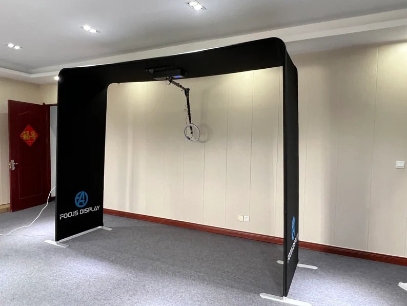 Arcul montat intr-o incapere, vazut din lateral